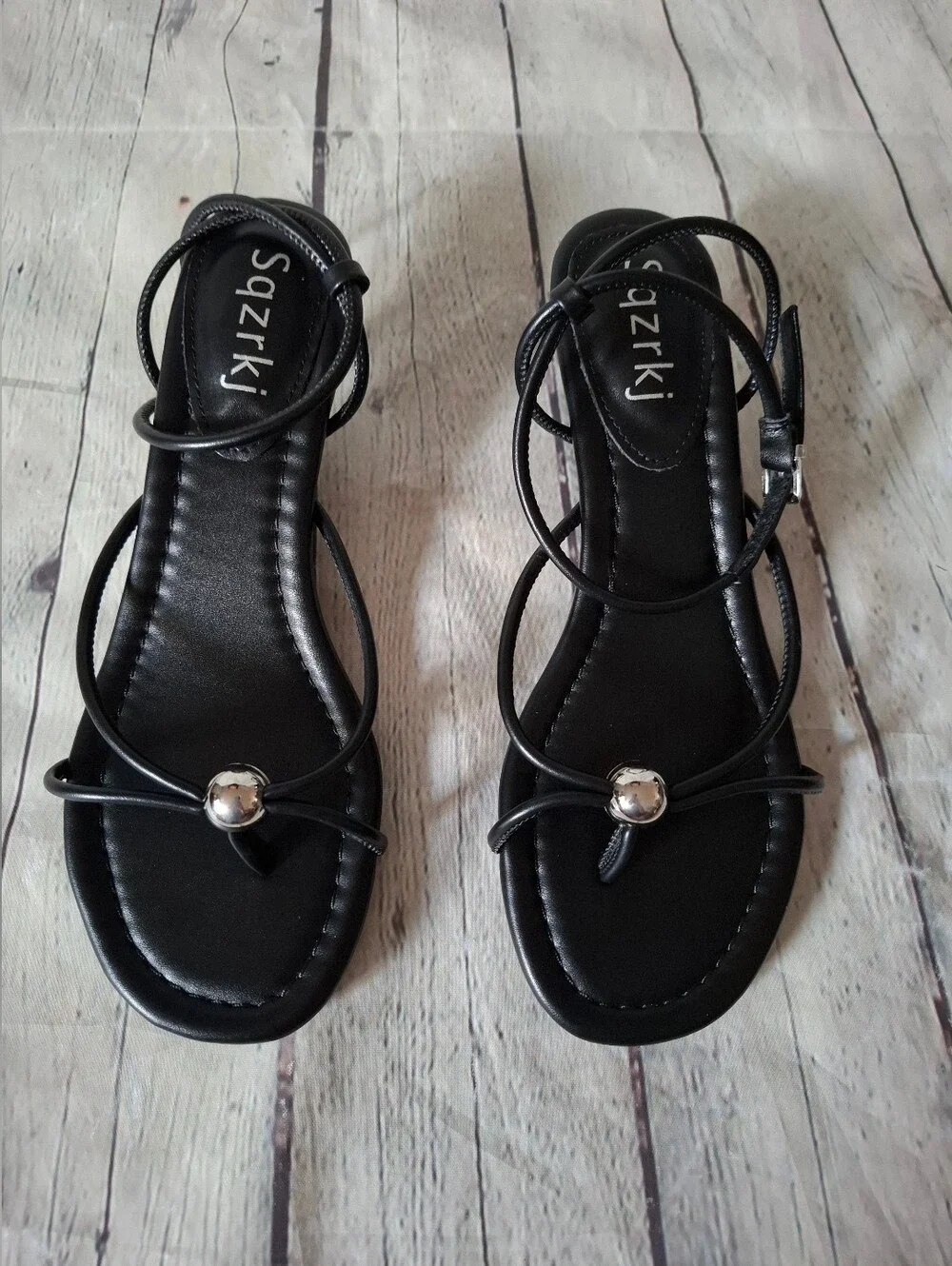 NIB Sqzrkj Strappy Black Kitten Heel Shoes - Size 8